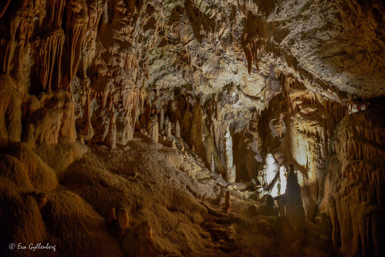 Stalagmites and stalactites