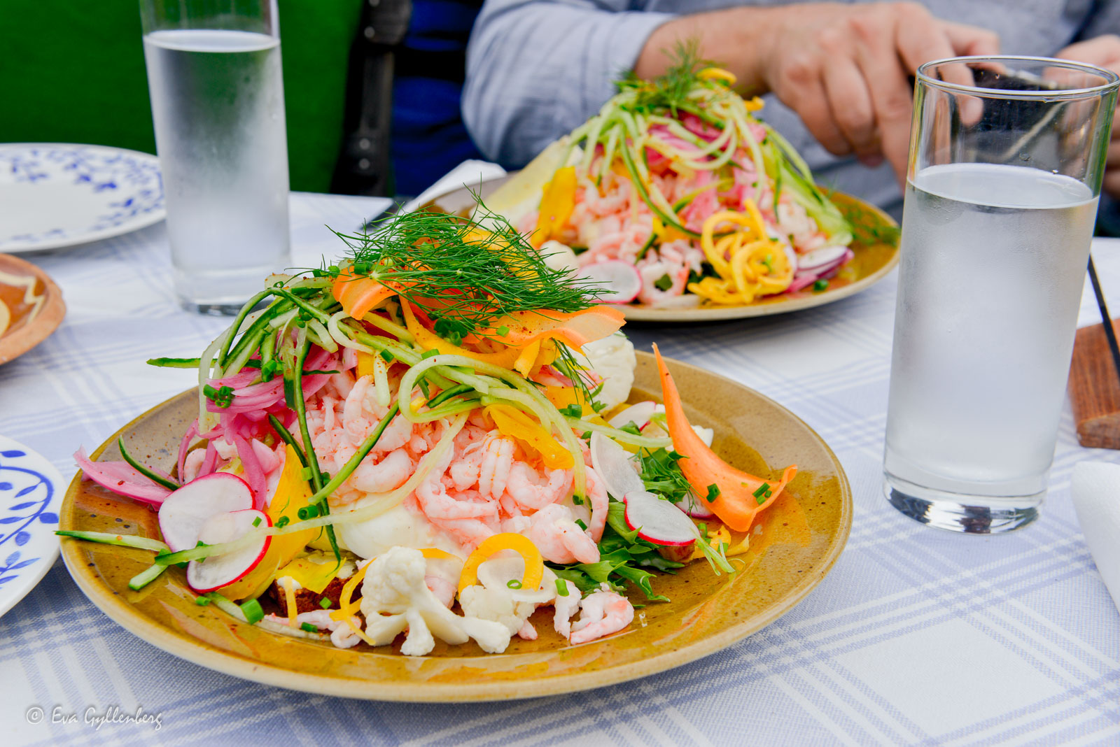 All cafes have sandwich bars