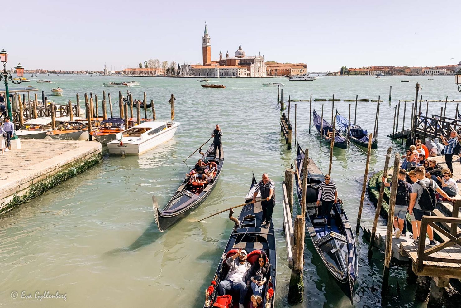 Gondoler i Venedig - ett måste i en guide till Venedig