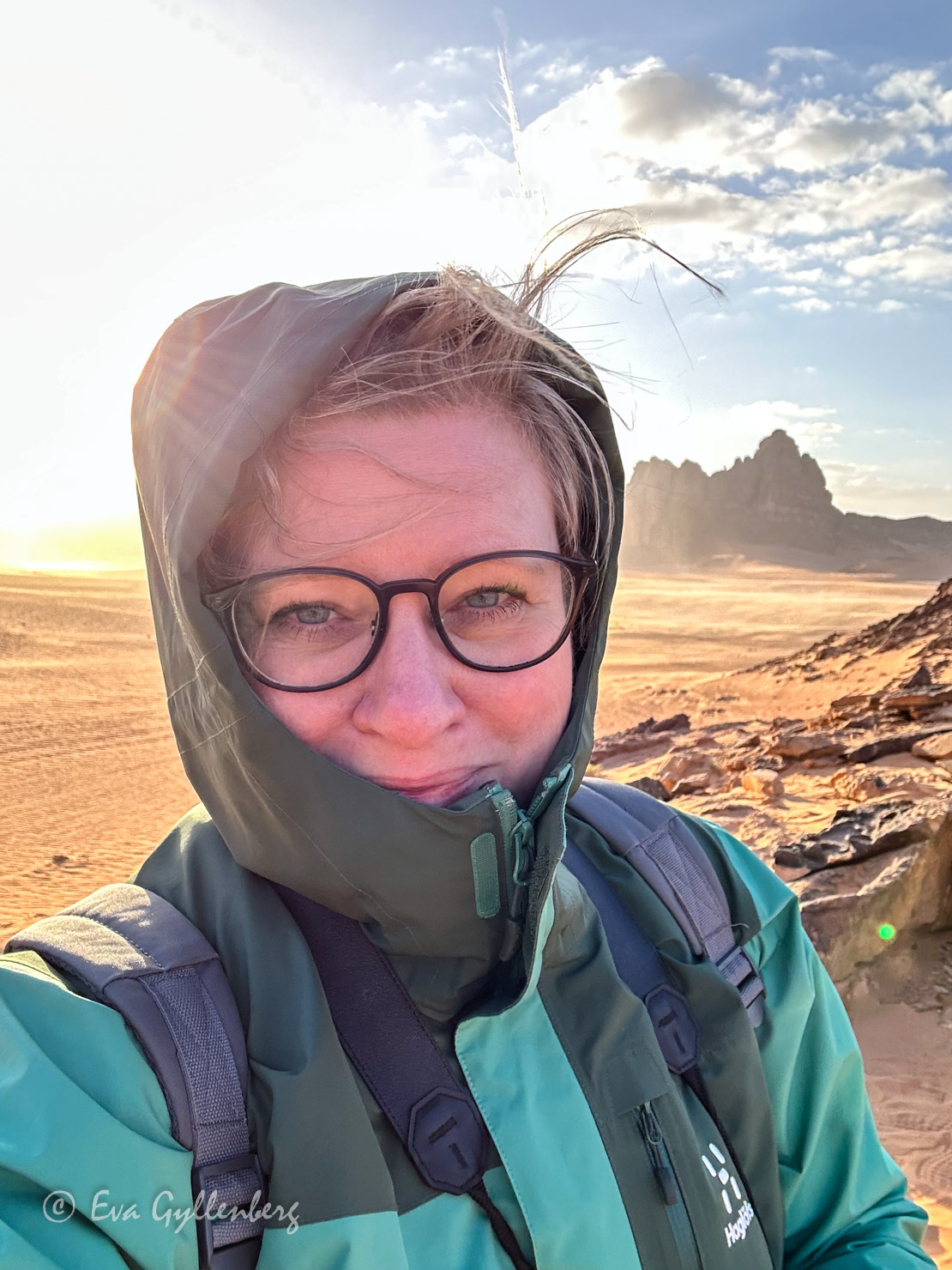 Clothing in Jordan - Windy desert climate with a windbreaker