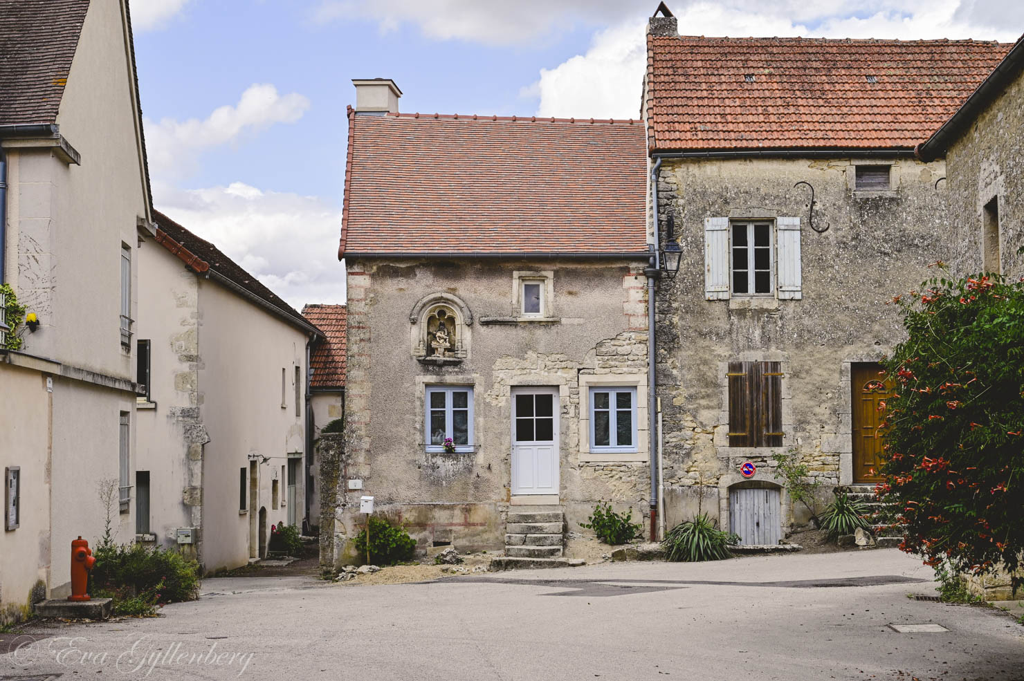 stone house with a Madonna in a French village