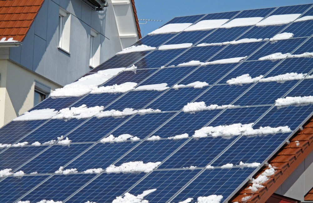 Snö på solceller: Så fungerar solceller under vintern