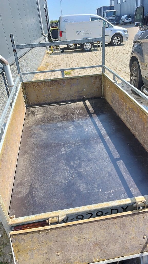 Een nieuwe bodemplaat voor de aanhanger – zo pakte ik het aan 5