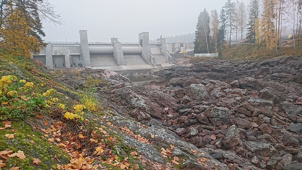 Клиентам с биржевыми тарифами на электричество остаётся надеяться на дождливую весну