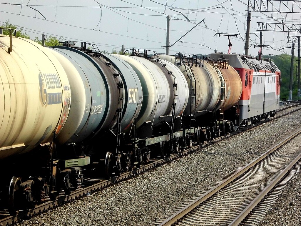 Цена на российскую нефть упала до самого низкого уровня за более чем два с половиной года