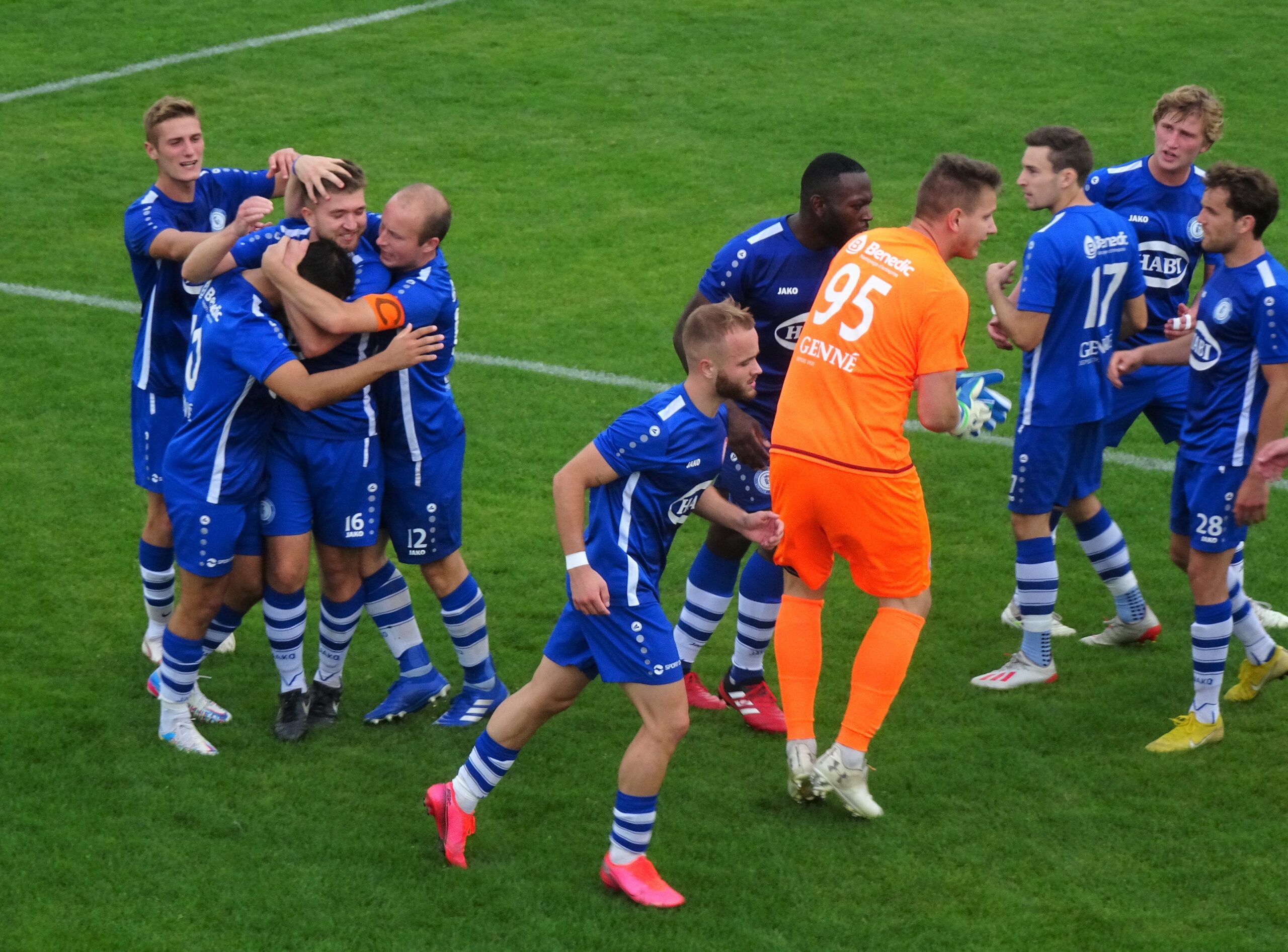 La RULO domine copieusement mais gaspille face à Ixelles… (1-1)