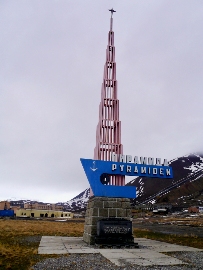 Pyramiden, nedlagt gruveby på Svalbard