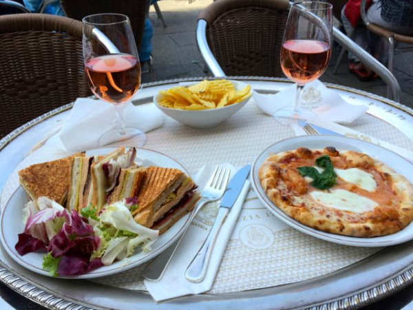 Lunsj på Caffe Florian, Venezia