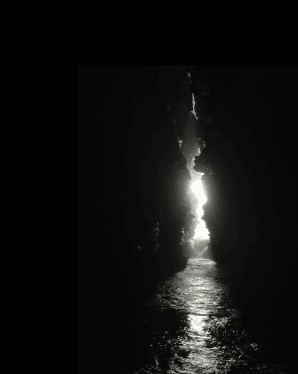 Devi Falls kan ses inne i grotten