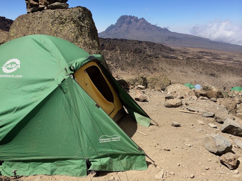 En av de mange campene opp Kilimanjaro