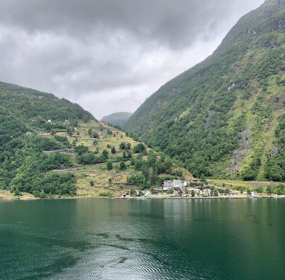 Geirangerfjorden, Hurtigruten