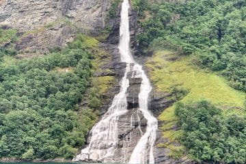 Geirangerfjorden, Hurtigruten