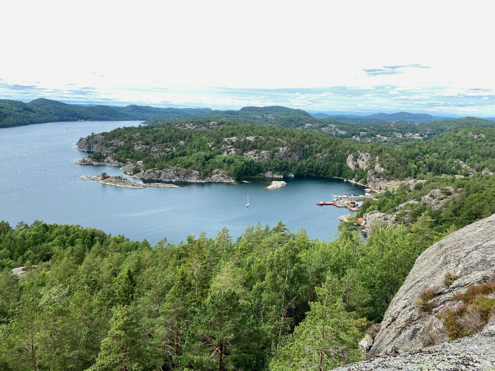 Utsikt mot Kjødvik, Trulsvikknuten