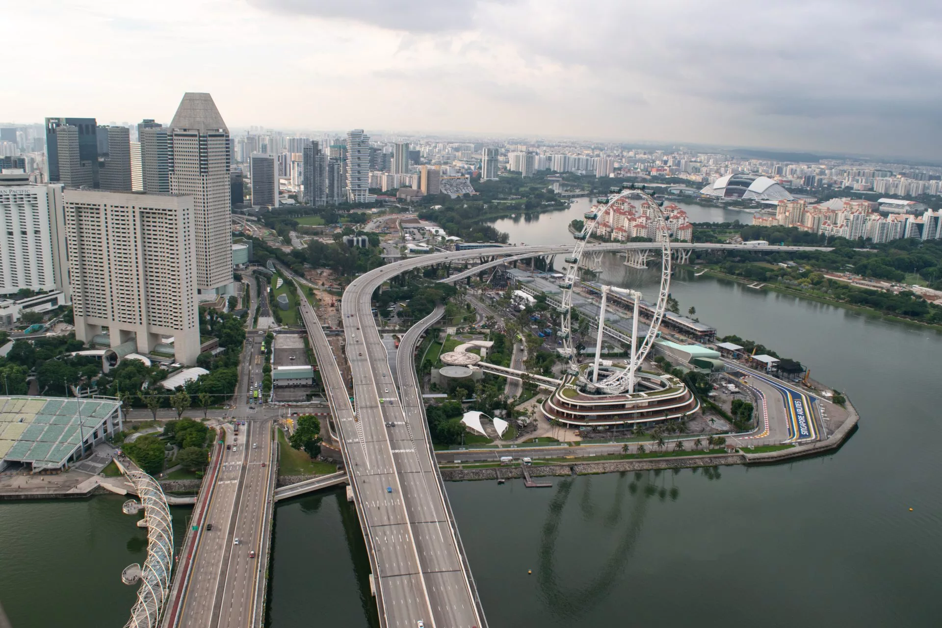 SkyDeck på Marina Bay Sands - En himmelsk opplevelse over byen