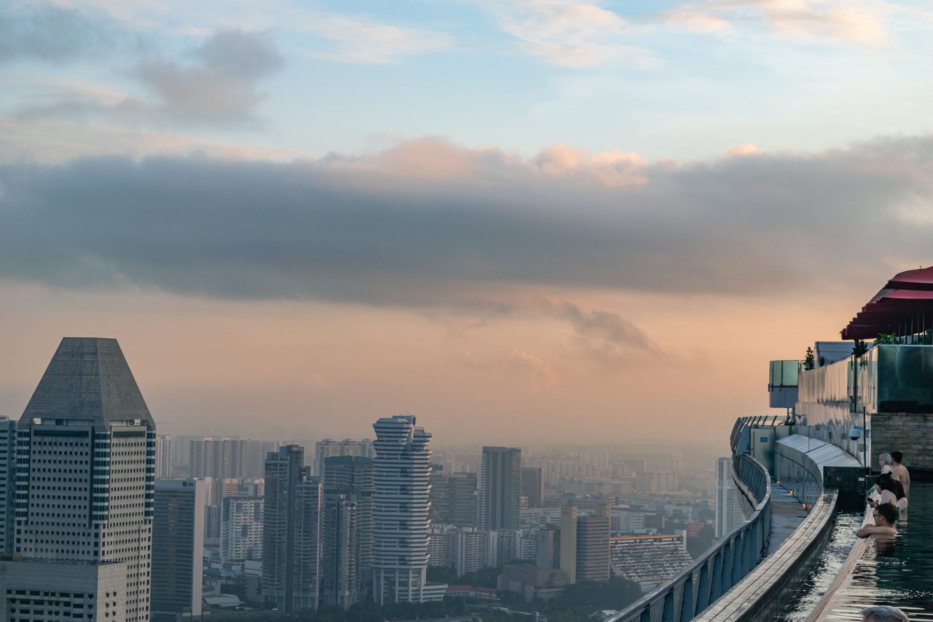 Infinity Pool på Marina Bay Sands - Luksuriøst bad med spektakulær utsikt