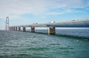 Trafikken over broerne på vej tilbage