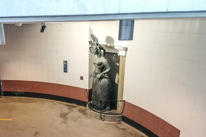 Statuen-Venus-tunnelen-Valby-Station