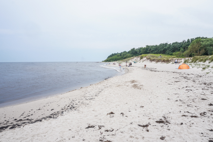 strand-ved-bakkerne-havn-bornholm