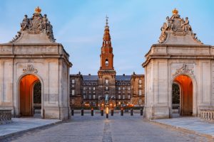 Pavilloner v/ indgangsporten til Christiansborg Slots Ridebane