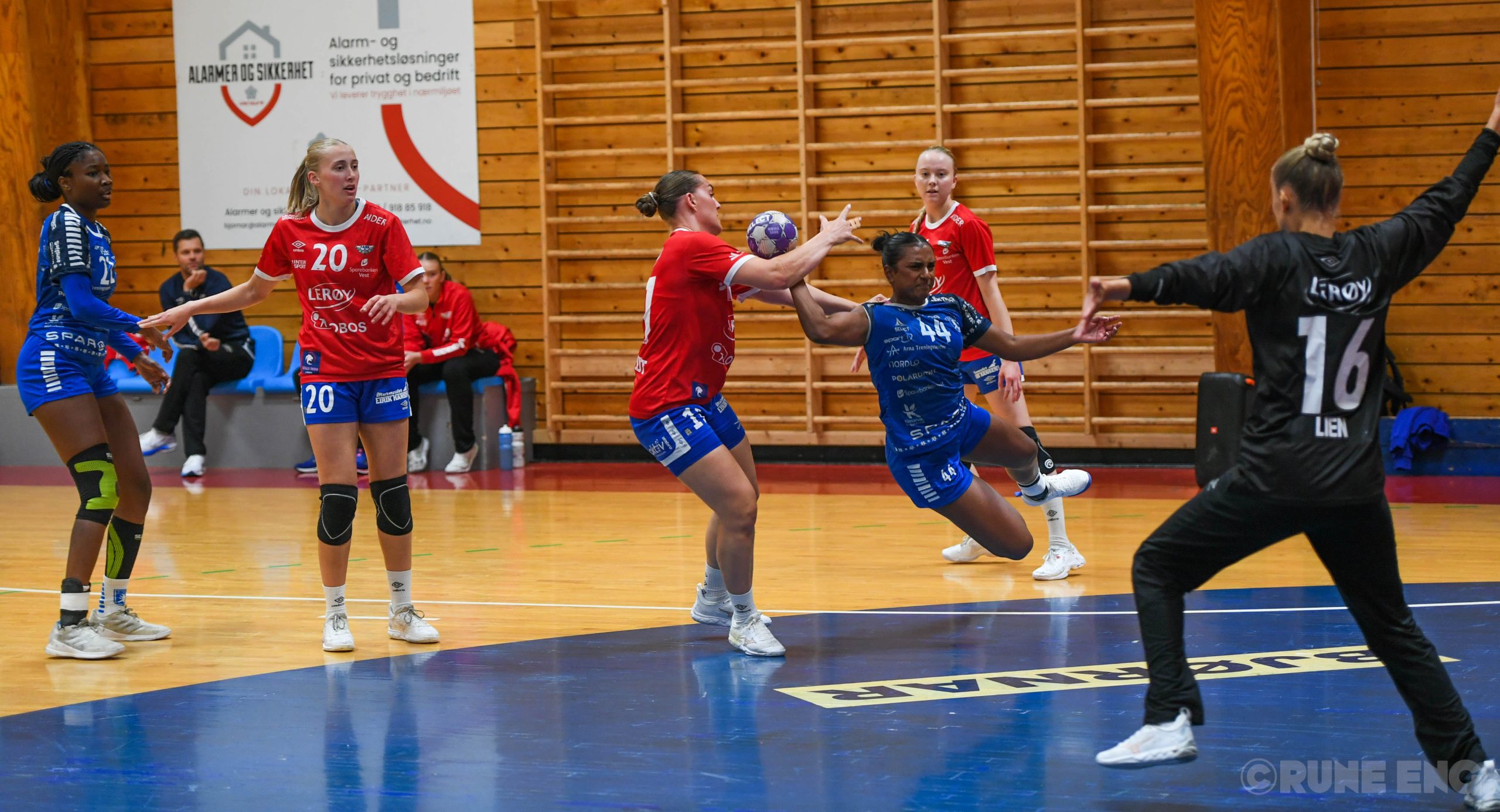 Bjørnar - Fana og ved pause stod det 9-18 som til slutt ble 20-40