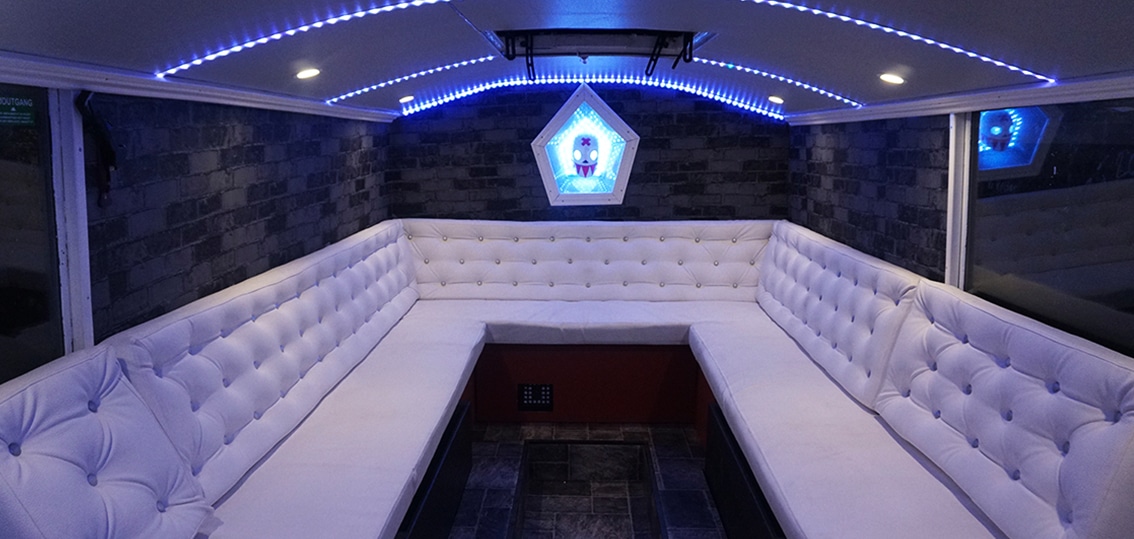 Interiør Russebuss Lounge hvit