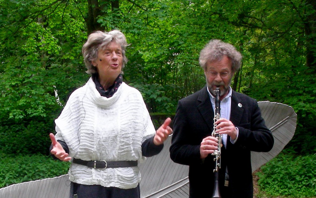 Helle Arnfred, formand for Ry Fortællekreds, fortalte den smukke irske legende Midsommerbruden på fortællefesitvalen på Silkeborg Bad 2015.