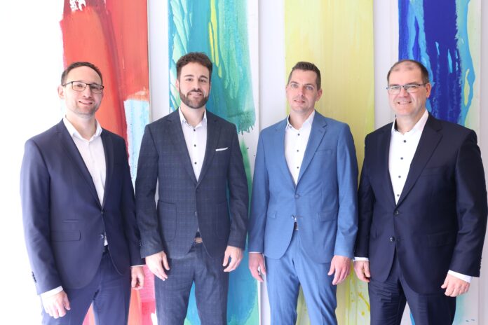 Gruppenfoto der neuen Geschäftsführung (v. l. n. r.: Martin Germann, Julian Wollscheidt (scheidender Geschäftsführer), Sascha Bös, Dirk Steinmetz) - Foto: Stadtwerke Völklingen