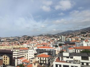 Hoch hinaus auf den Monte Funchals geht es am besten mit der Seilbahn, den Teleféricos da Madeira.