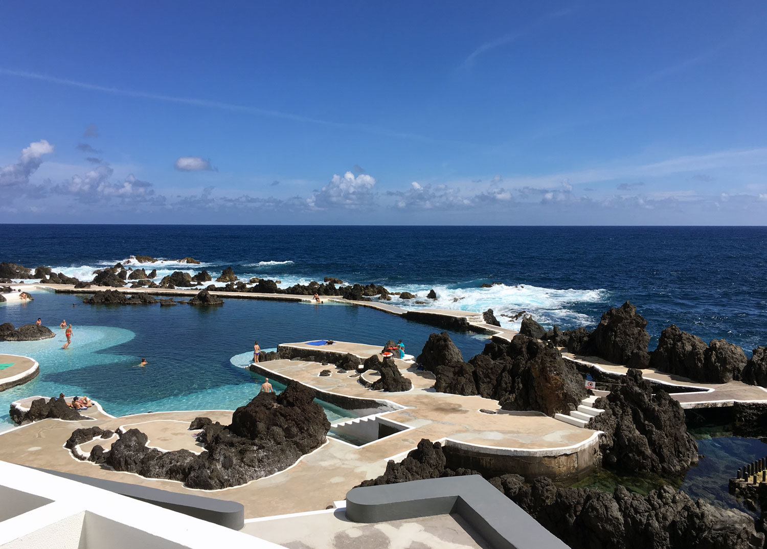 Die Naturbecken von Porto Moniz auf Madeira laden zum Schwimmen ein.