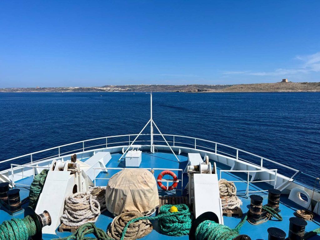 Überfahrt von Malta nach Gozo mit der Fähre, Blick auf Gozo