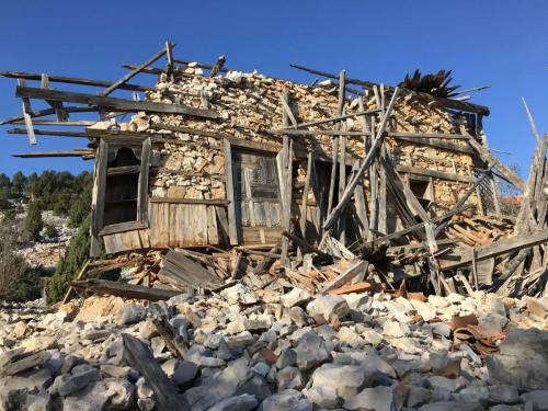 Ein neu aufgebautes Knopfhaus in Sarıhacılar Köyü in der Türkei.