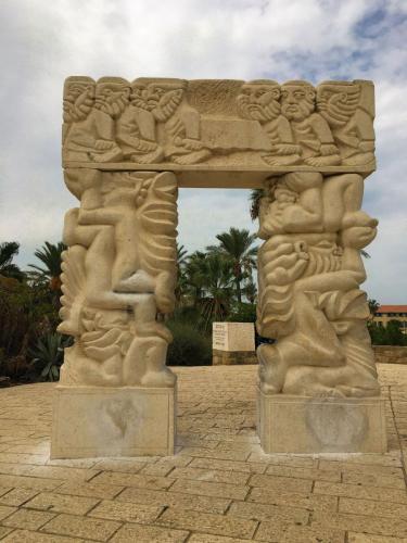 Tel-Aviv-Jaffa-Statue-of-Faith