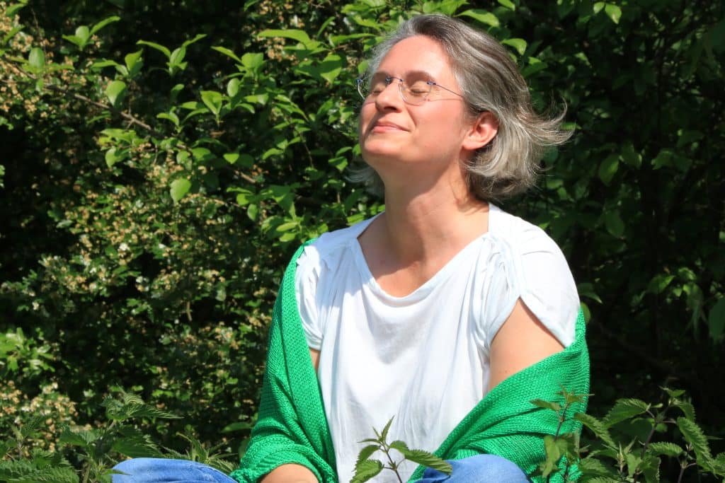 Meditierend in der Natur