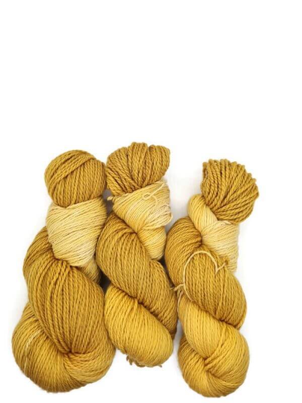 pflanzengefärbte Wolle, Merino Mix Wolle, Gelb Sabs Wolllädchen