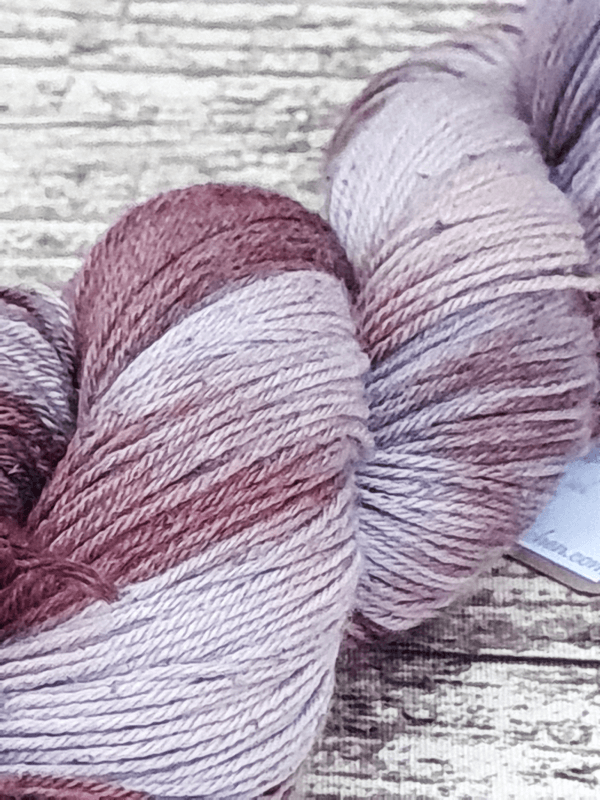 natürlich handgefärbte Sockenwolle, Weinrot/ Rosé