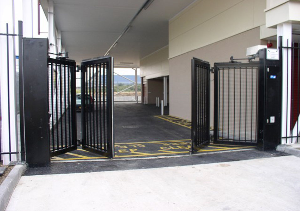 bi-folding gates