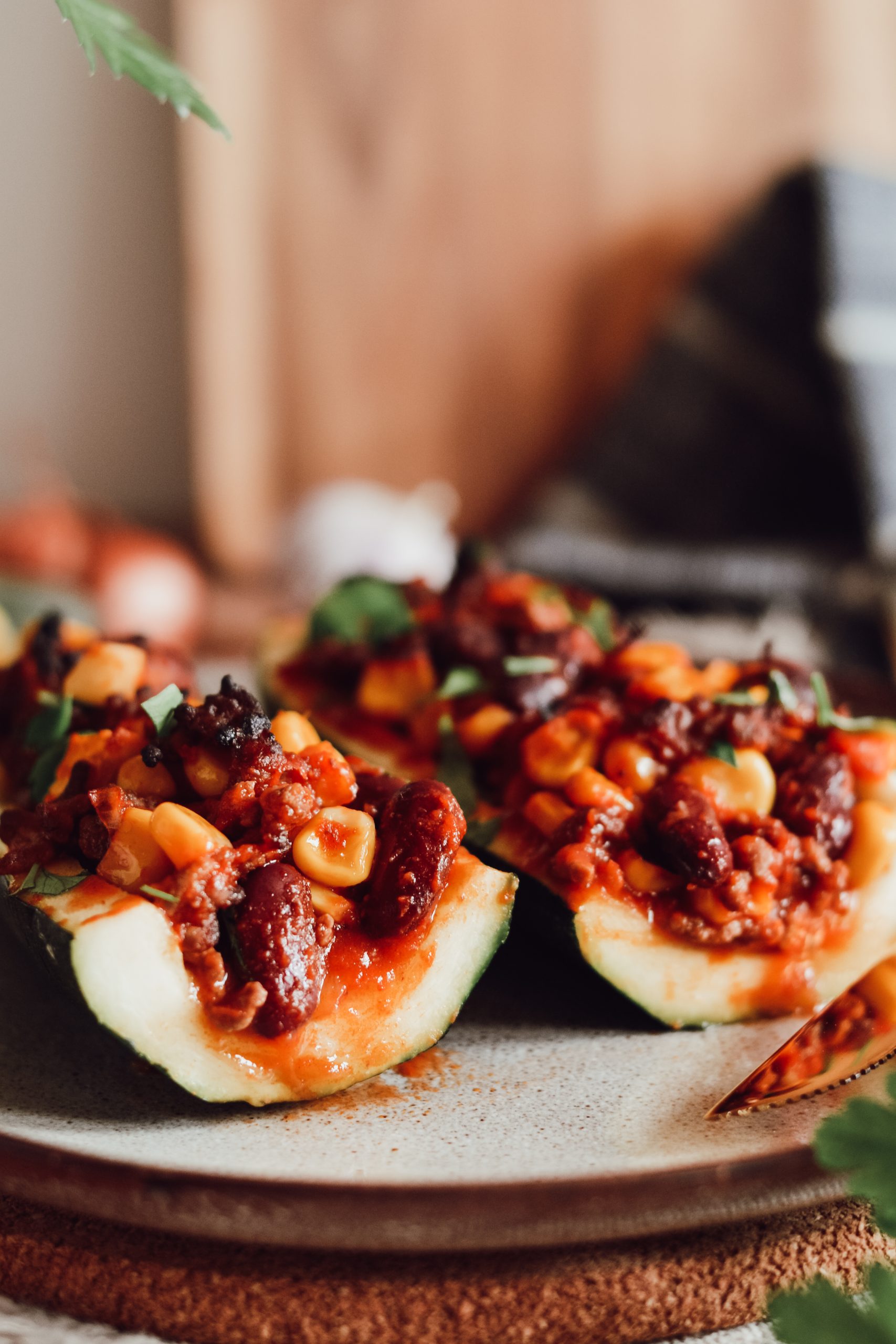 Zucchini Schiffchen mit Chili con Carne - Saisongenuss.de