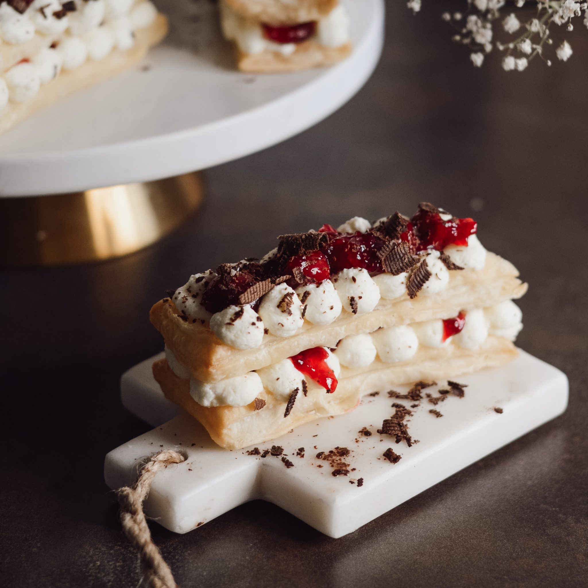 Schwarzwälder Blätterteig Schnitten - Saisongenuss.de