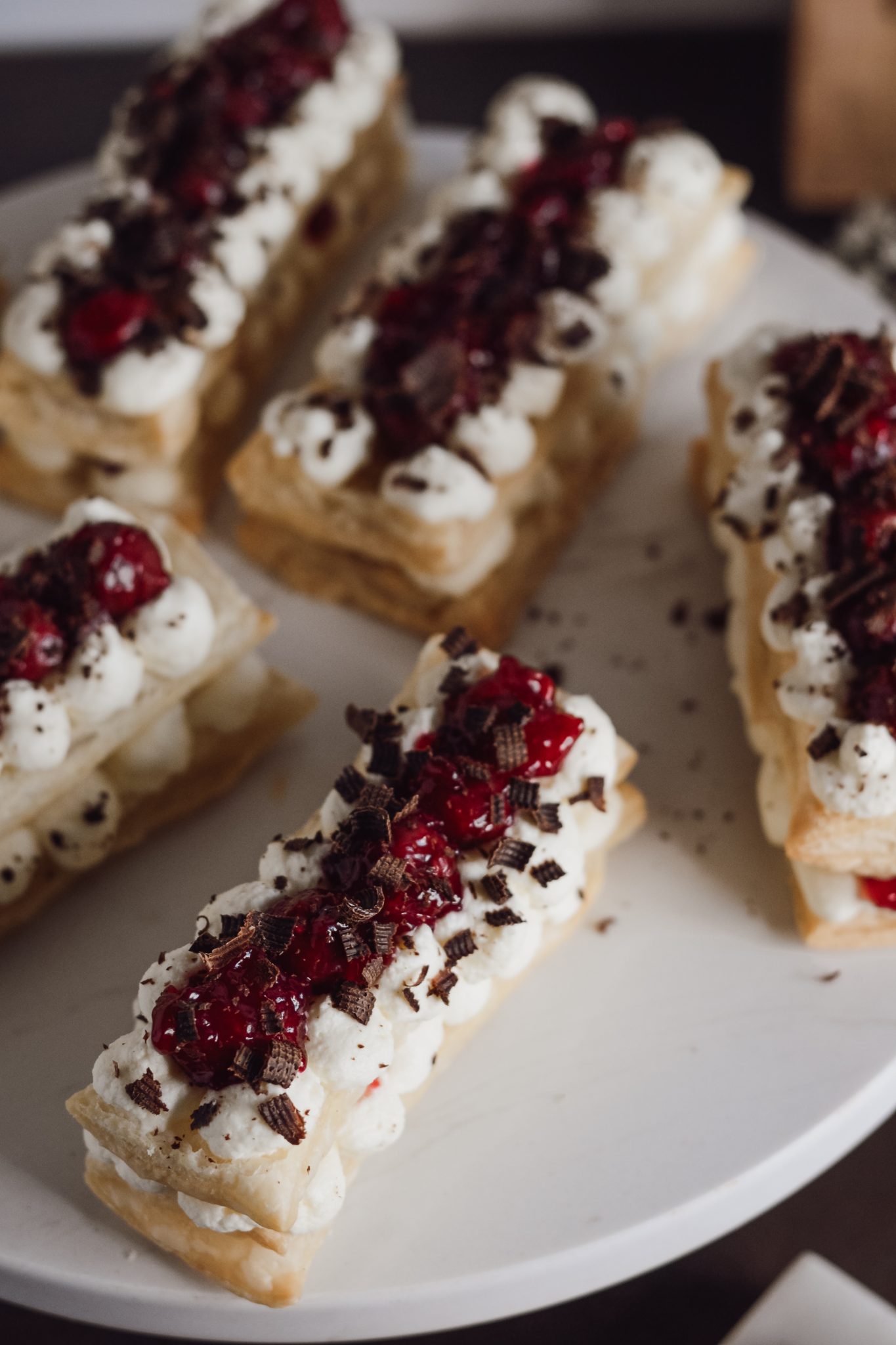 Schwarzwälder Blätterteig Schnitten - Saisongenuss.de