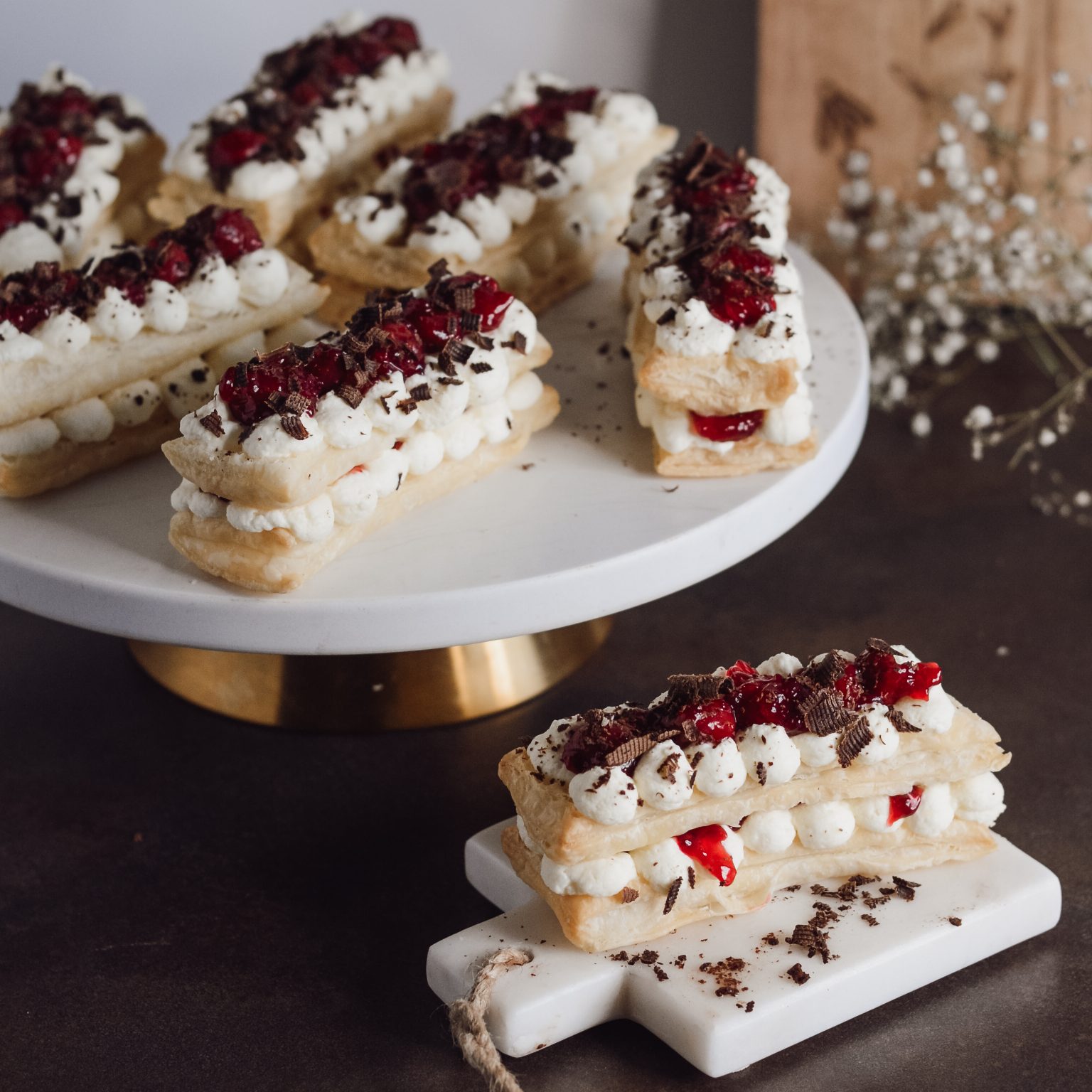 Schwarzwälder Blätterteig Schnitten - Saisongenuss.de