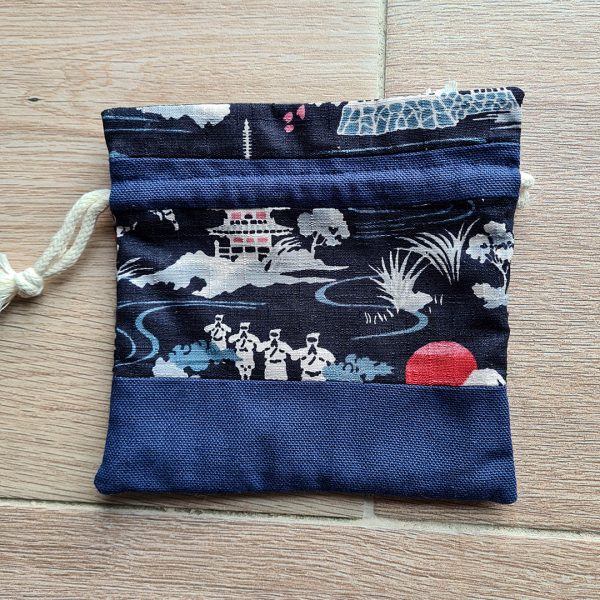 Petite pochette patchwork ninjas bleue