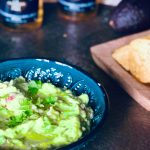 Verdens beste guacamole med avokado, lime, og nachos