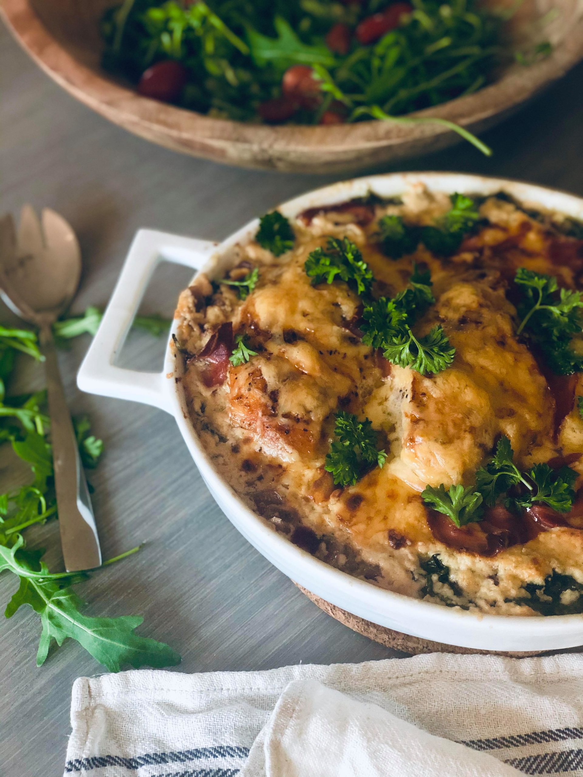 Parmesanbakt kylling med kremet saus