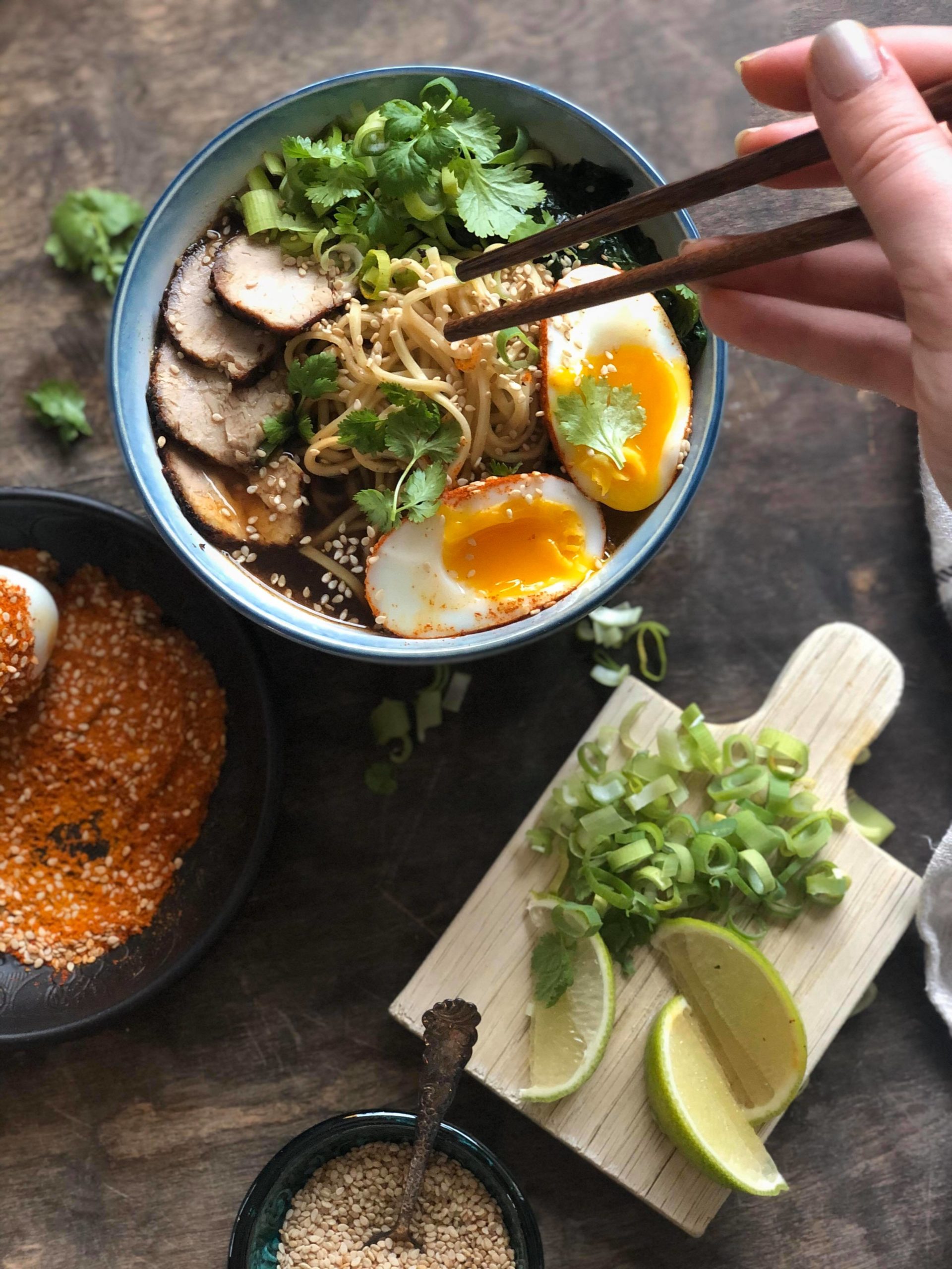 Ramen nudler med svinekjøtt