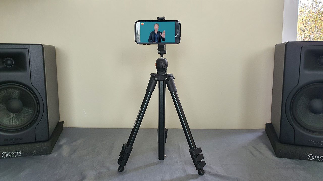 How to frame yourself on a Smartphone using a Tripod. Make sure your phone is in a landscape position. Put the tripod on the floor or a table and raise the level of the phone to eye level. You can sit or stand - whichever is easiest to get into position and you feel most comfortable presenting in.
