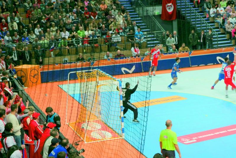 Handbollsnät med hexagonala maskor