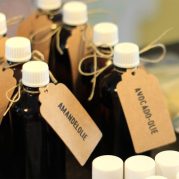 flesjes plantaardige olie voor creme en zalf