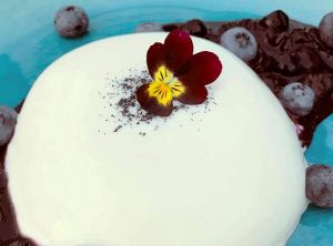 Bijvoet panna cotta met rozenwater
