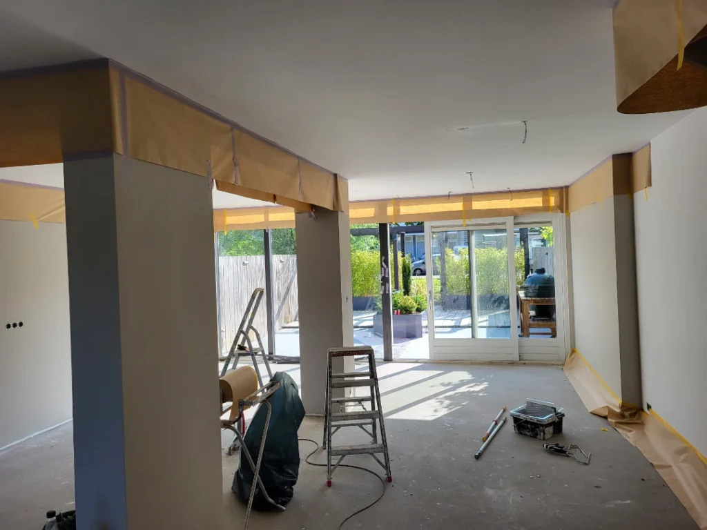 plafond spuiten met latex