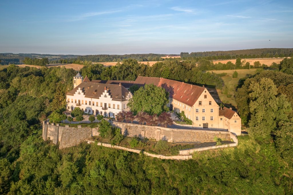 Kleinschalig vakantiepark met 4 vakantiehuizen in Zuid-Duitsland